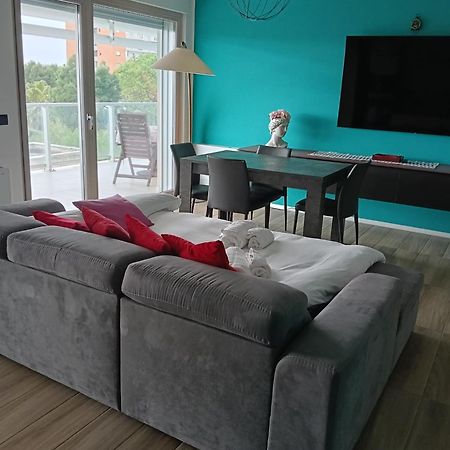 Kind Park - Sleek Apartment With Terrace & Parking باري المظهر الخارجي الصورة