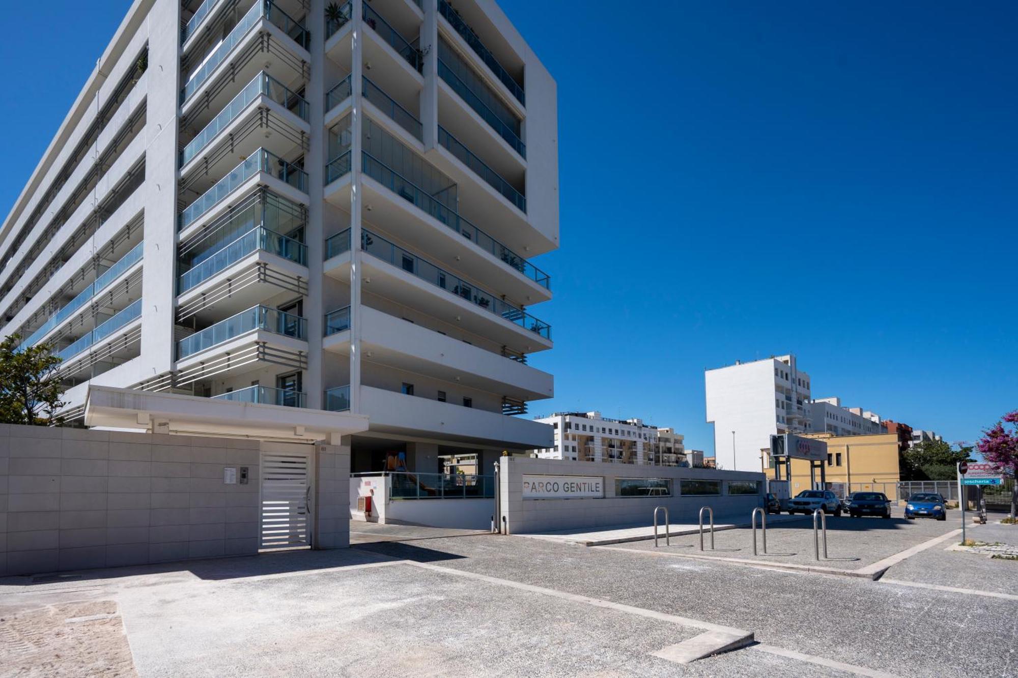 Kind Park - Sleek Apartment With Terrace & Parking باري المظهر الخارجي الصورة